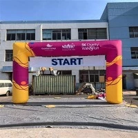 Start- und Zieltor des aufblasbaren Marathons